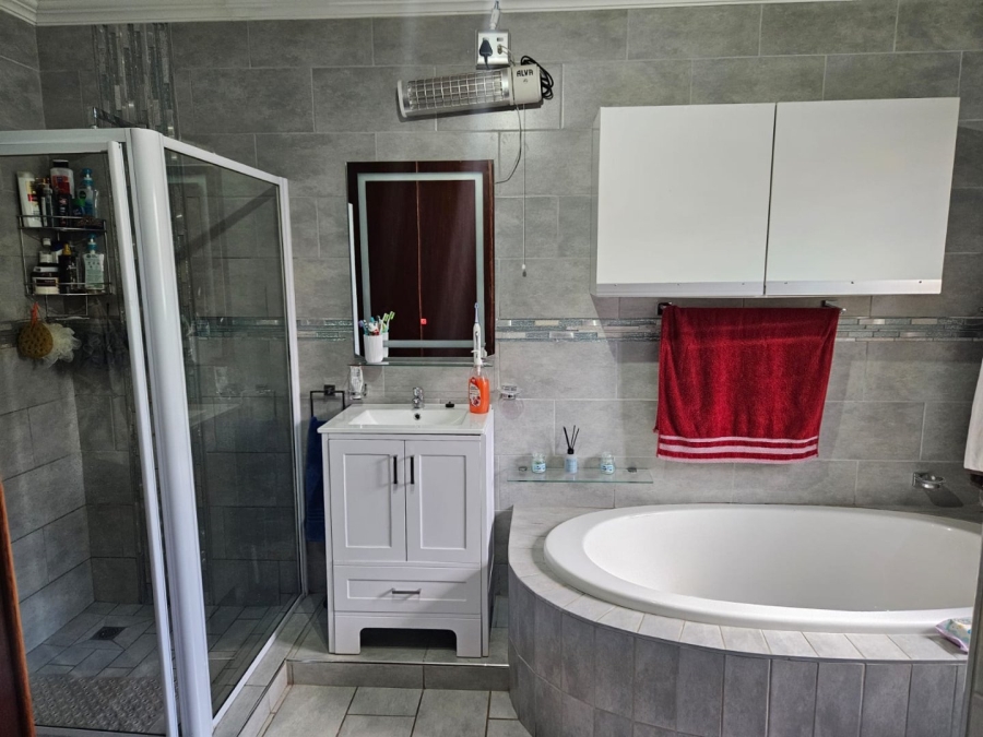 3 Bedroom Property for Sale in Hillcrest Northern Cape